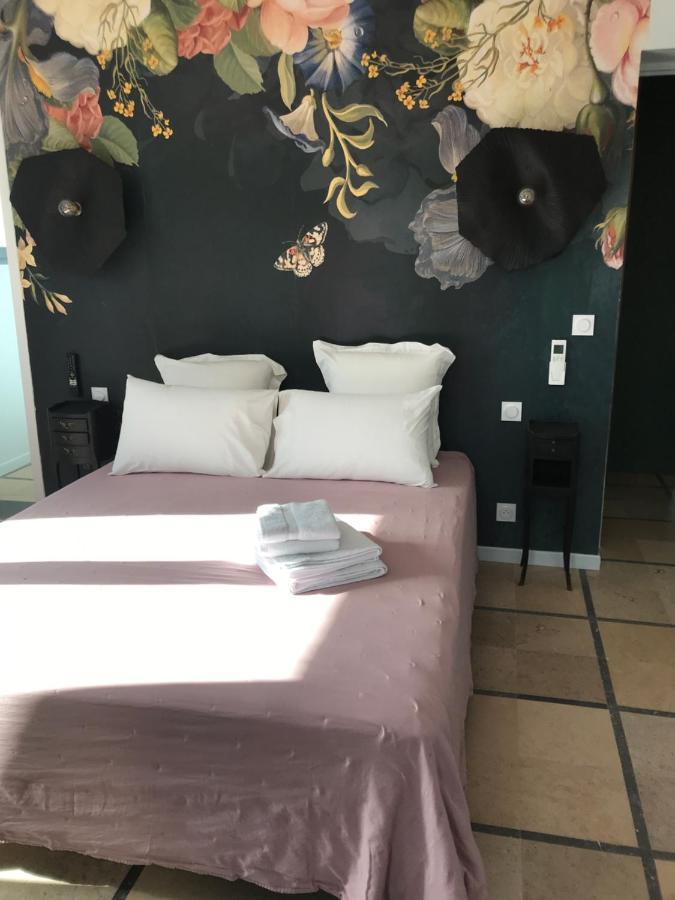 La Casa Sanills Hotel Saint-Hippolyte  ภายนอก รูปภาพ